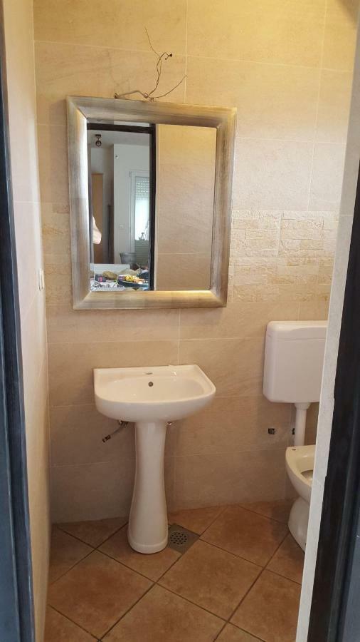 Pansion Kaleb Bed & Breakfast Brbinj Екстериор снимка
